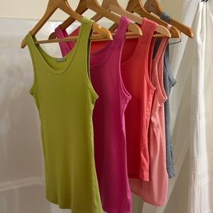 Tank top bundle (5) like new pastel colors